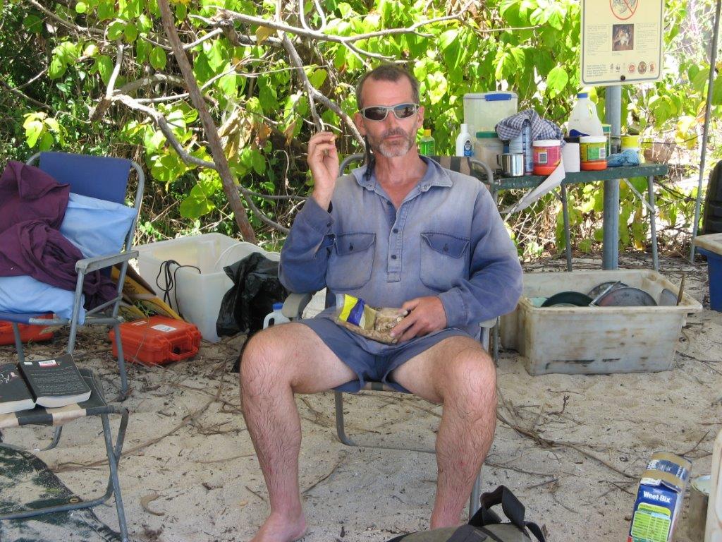 http://australianmammals.org.au/files/377_tony_his_nuts.jpg